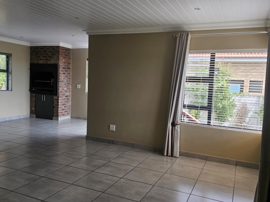 3 Bedroom Property for Sale in Reebok Western Cape